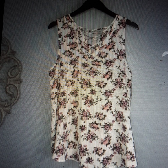 GRAYSON THREADS FLORAL PRINT TOP - Picture 3 of 5